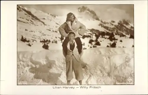 Ak Schauspieler Lilian Harvey und Willy Fritsch, Berge, Schnee