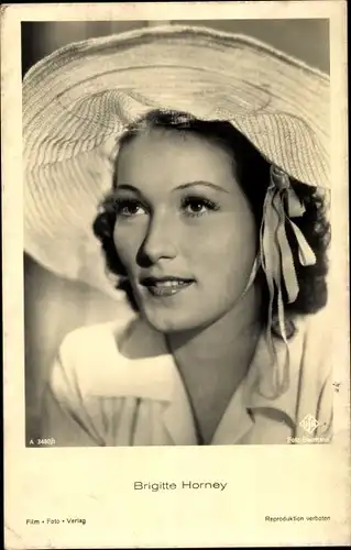 Ak Schauspielerin Brigitte Horney, Portrait, Hut, UFA