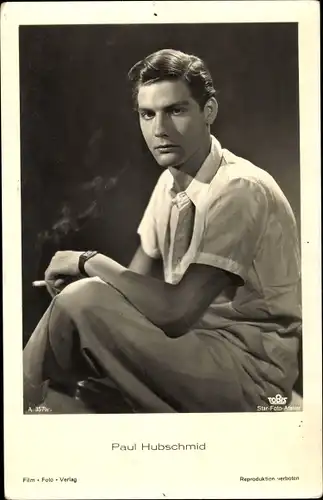 Ak Schauspieler Paul Hubschmid, Portrait, Zigarette rauchend