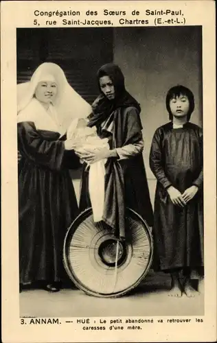 Ak  Annam Vietnam, Le petit abandonné va retrouver les caresses d'une mere