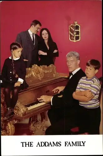 Ak The Adams Family, John Astin als Gomez, Carolyn Jones als Morticia, Ted Cassidy als Lurch