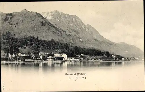 Ak Bouveret Kt. Wallis, Blick auf den Ort vom See aus, Gebirge