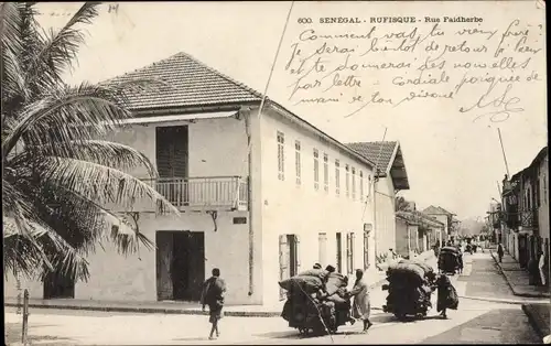 Ak Rufisque Senegal, Rue Faidherbe, Transport der Ware durch den Ort