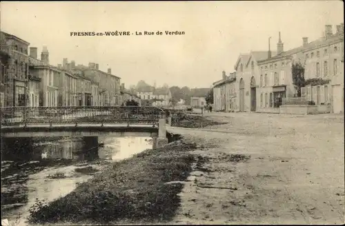 Ak Fresnes en Woëvre Meuse, La Rue de Verdun
