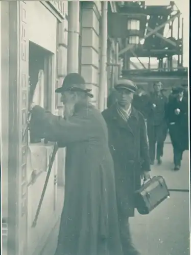 Foto Moskau Russland, Pope an einer Erfrischungshalle, Theaterplatz