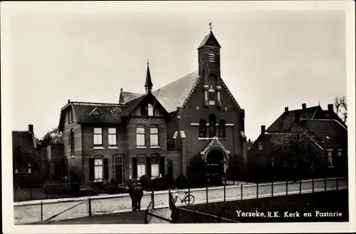 Ak Ierseke Yerseke Reimerswaal Zeeland, R.K. Kerk en Pastorie