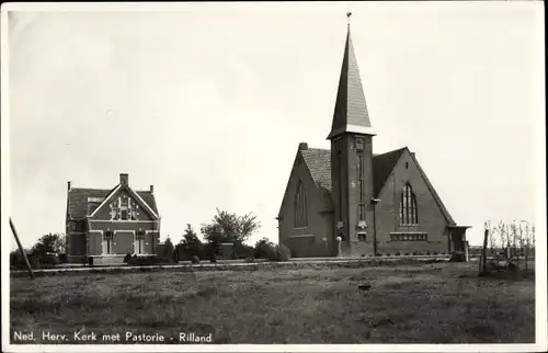 Ak Rilland Reimerswaal Zeeland Niederlande, Ned. Herv. Kerk met Pastorie