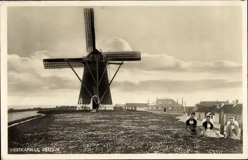 Ak Westkapelle Walcheren Zeeland, Zeedijk, Windmühle