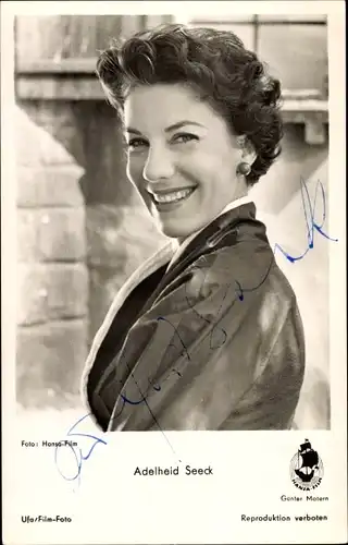 Ak Schauspielerin Adelheid Seeck, Portrait, lachend, Ufa Film