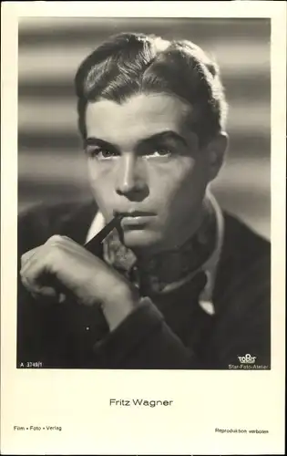 Ak Schauspieler Fritz Wagner, Portrait, Pfeife