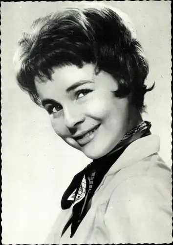 Ak Sängerin und Schauspielerin Conny Froboess, Portrait