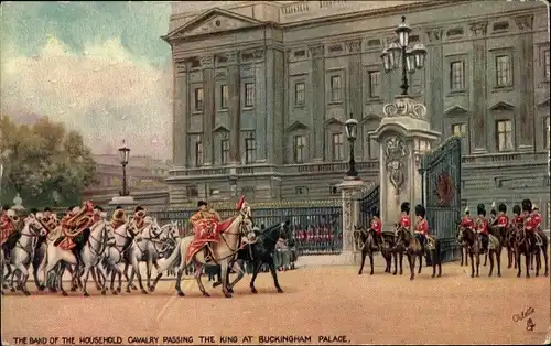 Ak London City, Band of the Household Cavalry passing the King at Buckingham Palace