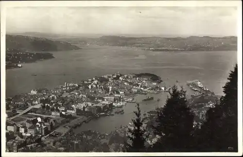 Ak Bergen Norwegen, Panoramaansicht der Stadt, Hafen