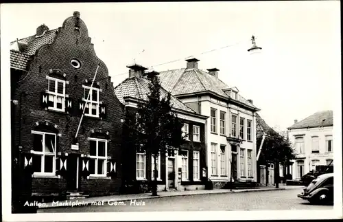 Ak Aalten Gelderland Niederlande, Marktplein met Gem. Huis