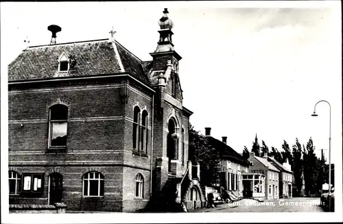 Ak Beneden Leeuwen Gelderland, Gemeentehuis