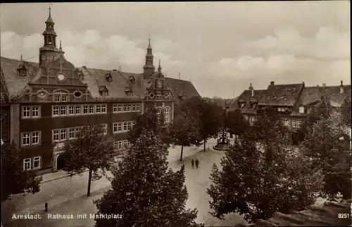 Ak Arnstadt in Thüringen, Rathaus mit Marktplatz