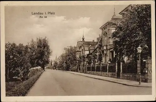 Ak Landau in der Pfalz, An 44, Straßenpartie, Häuserfassaden