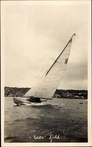 Foto Ak Segelboot auf dem Wasser