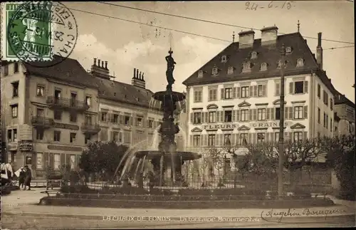 Ak La Chaux de Fonds Kanton Neuenburg, La Fontaine Monumentale
