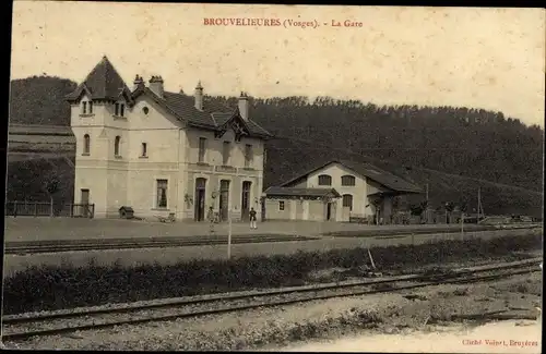 Ak Brouvelieures Lothringen Vosges, La Gare, Bahnhof, Gleisseite