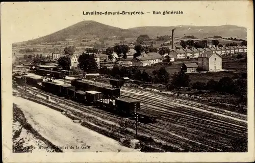 Ak Laveline devant Bruyères Vosges, Vue generale, Bahnhof, Gleisseite