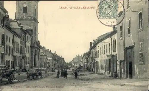 Ak La Neuveville les Raon Lothringen Vosges, Straßenpartie im Ort