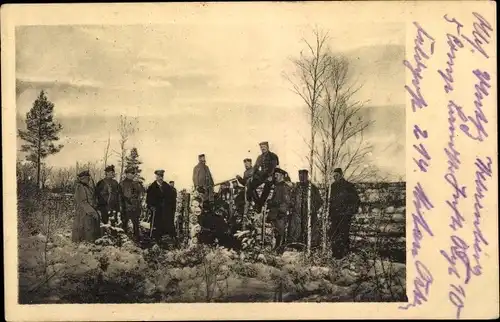 Foto Ak Deutsche Soldaten in Uniform im Felde, I. WK