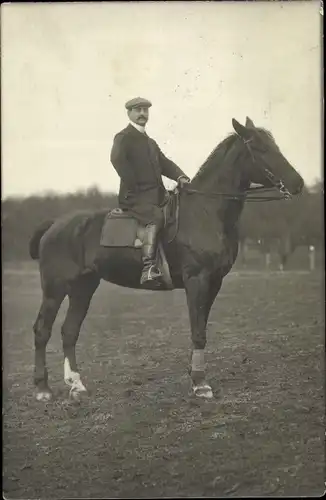 Foto Ak Mann auf einem Pferd, Reiter