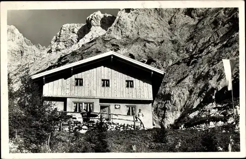 Ak Mittenwald in Oberbayern, Mittenwalder Hütte zum Wetterstein