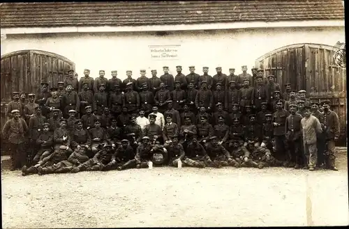 Foto Ak Ingolstadt an der Donau Oberbayern, Gruppenfoto, Soldaten