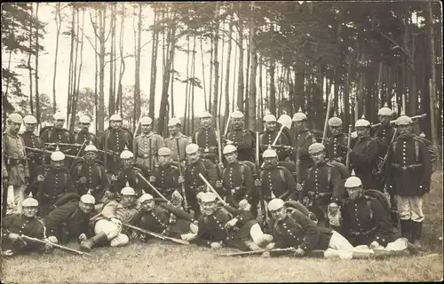Foto Ak München, Soldaten in Uniformen