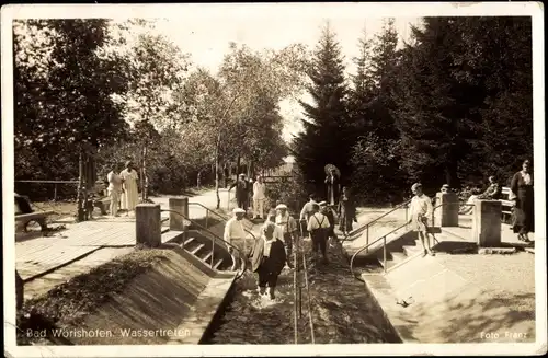 Ak Bad Wörishofen im Unterallgäu, Wassertreten