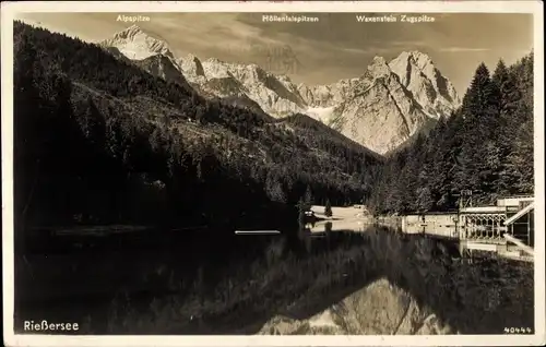 Ak Garmisch Partenkirchen in Oberbayern, Rießersee, Rieser See, Panorama mit Alpspitze, Zugspitze