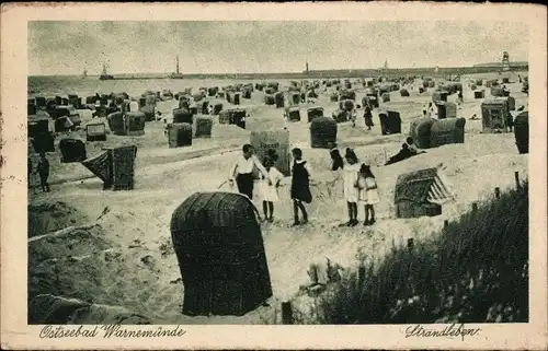 Ak Ostseebad Warnemünde Rostock, Strandleben, Badegäste, Strandkörbe