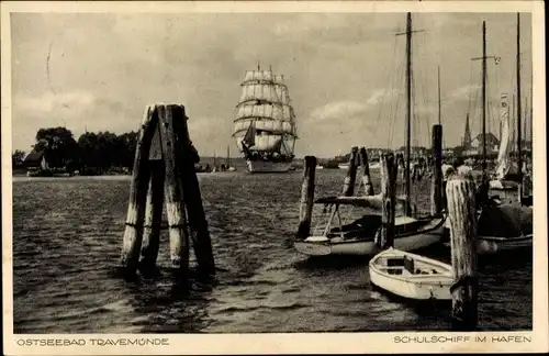 Ak Ostseebad Travemünde Lübeck, Segelschulschiff, Schulschiff im Hafen