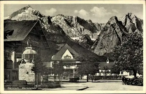 Ak Garmisch Partenkirchen in Oberbayern, Marienplatz, Denkmal, Rathaus