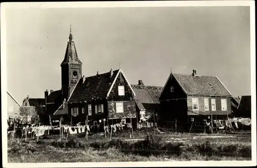 Ak Marken Nordholland Niederlande, Teilansicht mit Kirche