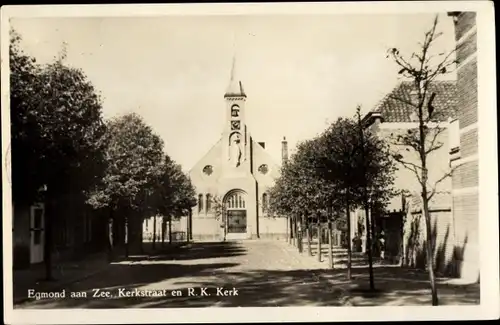 Ak Egmond aan Zee Nordholland Niederlande, Kerkstraat en R. K. Kerk