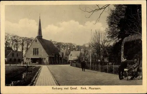 Ak Maarssen Utrecht, Kerkweg met Geref. Kerk