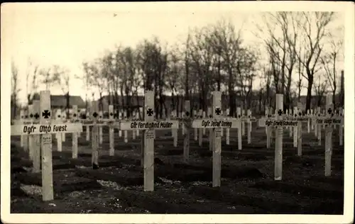 Foto Ak Soldatenfriedhof, Soldatengräber, Ferdinand Müller, Otto Fuerst, Josef Lessing