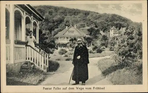 Ak Bad Sobernheim an der Nahe, Pastor Felke auf dem Wege vom Frühbad