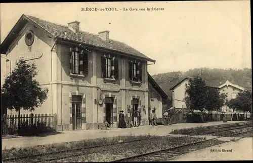 Ak Blenod les Toul Meurthe et Moselle, La Gare, Bahnhof, Gleisseite