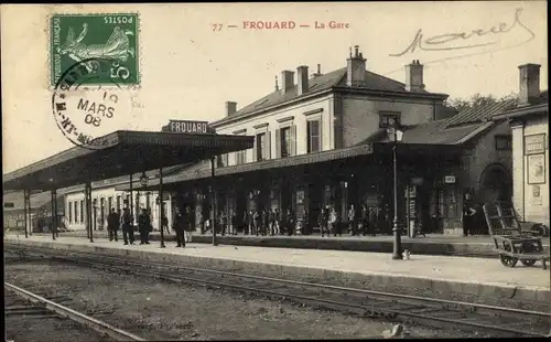 Ak Frouard Meurthe et Moselle, La Gare, Bahnhof, Gleisseite