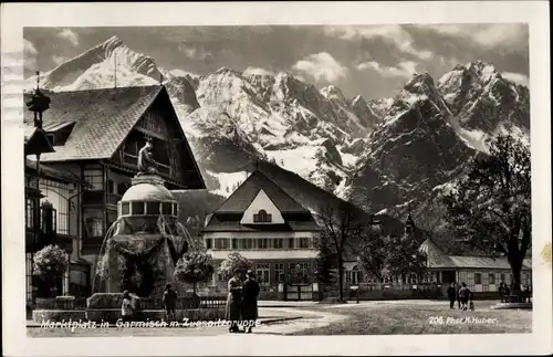 Ak Garmisch Partenkirchen in Oberbayern, Häuser, Brunnen, Zugspitzengruppe