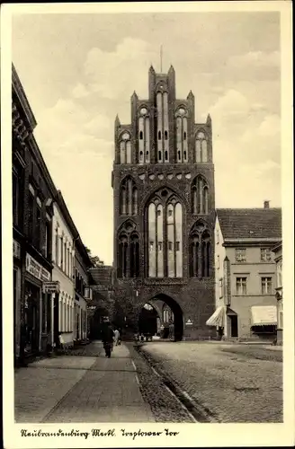 Ak Neubrandenburg in Mecklenburg, Treptower Tor