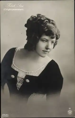 Ak Sängerin Teilak Sari, Zigeunerliebe, Portrait