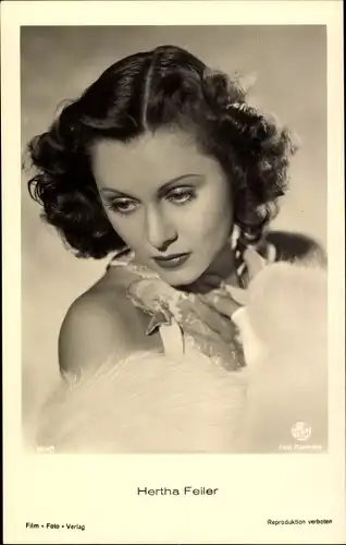 Ak Schauspielerin Hertha Feiler, Portrait