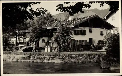 Ak Oberammergau in Oberbayern, Haus am Ufer