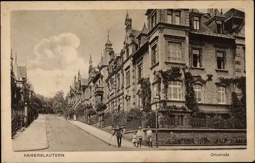 Ak Kaiserslautern in Rheinland Pfalz, Ottostraße, Straßenpartie, Anwohner