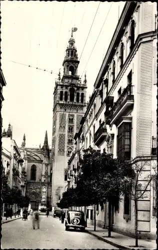 Ak Sevilla Andalusien, The Giralda from Mateo Gago Street